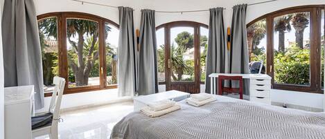 3 slaapkamers, een strijkplank/strijkijzer, gratis wifi