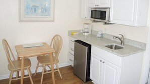 Studio | Private kitchen - 1204l Home by Redawning (Calabash)