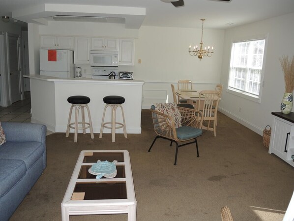 Villa, 2 chambres | Aire de séjour