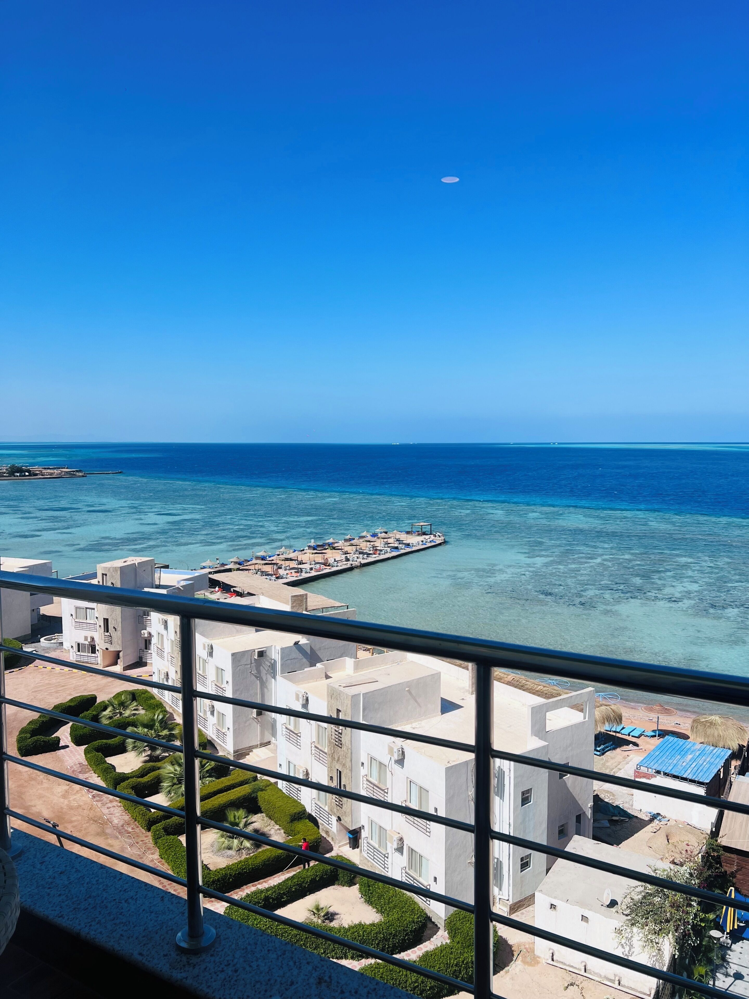 Egyptian cotton sheets, premium bedding, minibar, individually decorated