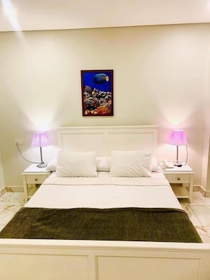 Design kamer, 1 twee- of 2 eenpersoonsbedden | Lakens van Egyptisch katoen, luxe beddengoed, een minibar