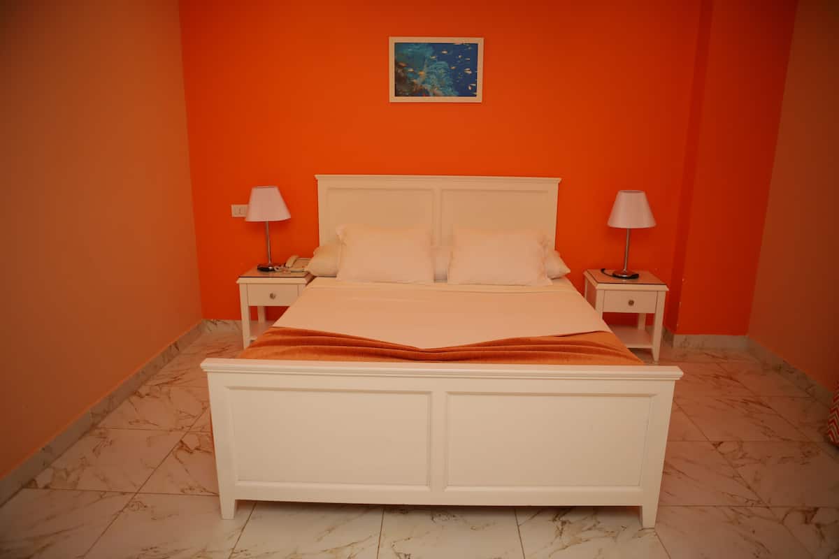 埃及棉床单、高档床上用品、迷你吧、特色装修