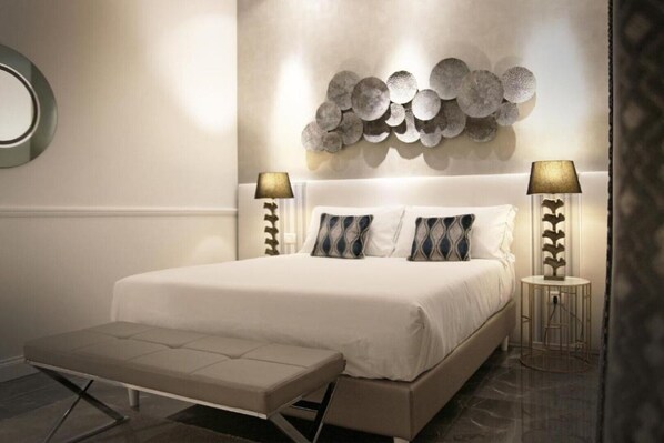 2 bedrooms, in-room safe, desk, travel cot