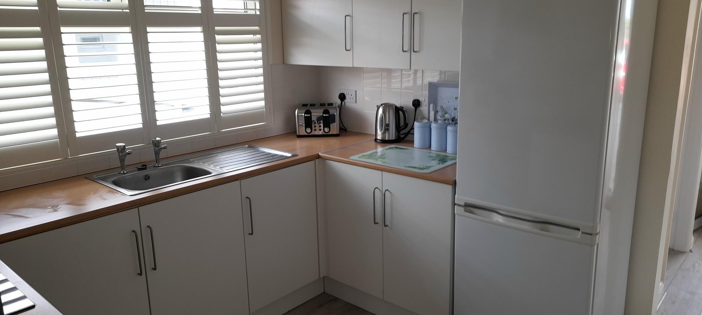 Chalet | Private kitchen | Fridge, microwave, oven, stovetop