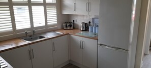 木屋 | 私人廚房 | 電冰箱、微波爐、烤箱、爐台