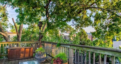 ✧ H St Sanctuary ✧ Capitol Hill Carriage House ✧