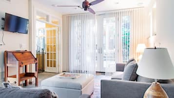 TV, Netflix, Hulu, streaming services