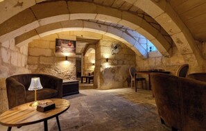 2 bars/lounges, cocktail bar - Palazzo Pisani Malta Boutique & Spa (Zabbar)
