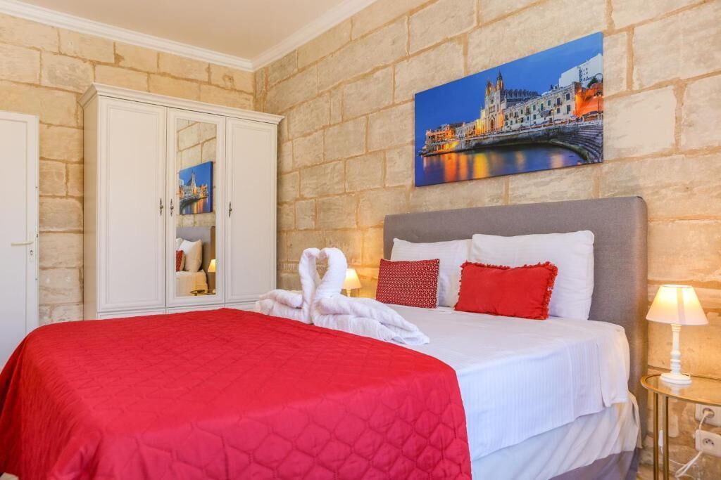 Deluxe-Doppelzimmer | Hochwertige Bettwaren, Betten mit Memory-Foam-Matratzen, Zimmersafe