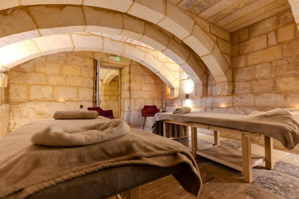 Djupmassage, sportmassage, reflexologi och massage