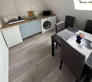 Dining - Zentral Gelegenes Apartment am Bunter Garten in Mönchengladbach (Mönchengladbach)
