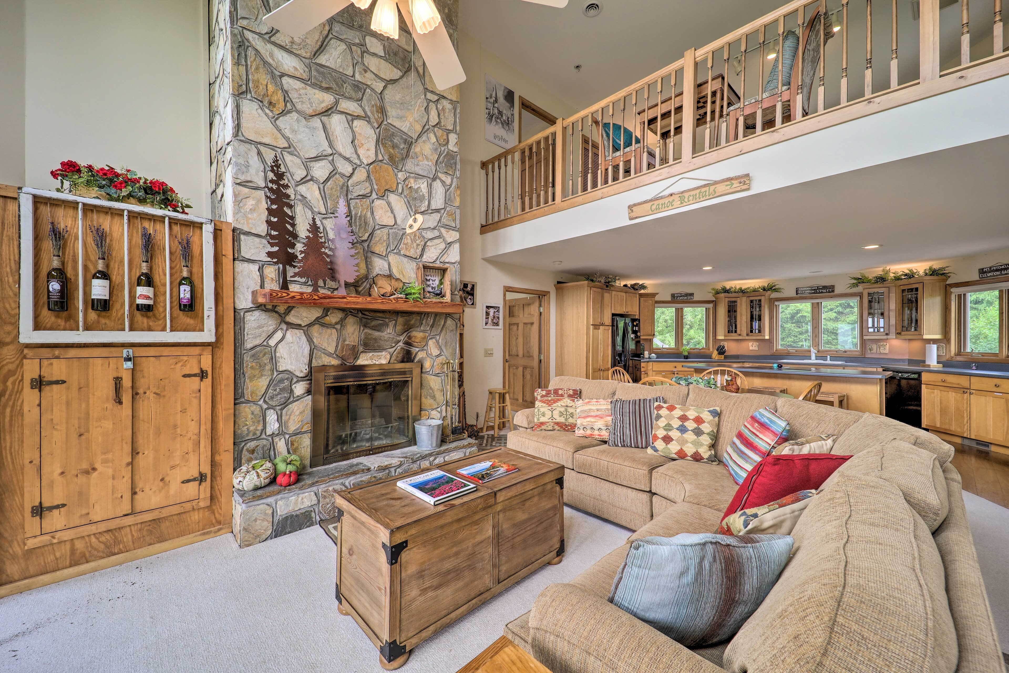 Spruce Pine Retreat w/ Gas Grill + Mtn Views!