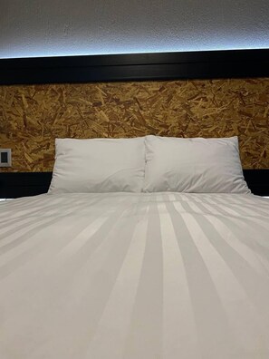 Standard Double Room, 1 Double Bed | In-room safe, free WiFi, bed sheets - Hotel Central Pirámides  (San Martin de las Pirámides)