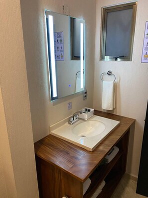 Comfort Room, 1 Double Bed | Bathroom