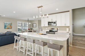 Fridge, microwave, oven, stovetop - The Porpoise of Life - Spectacular Brand New Waterfront! (Chincoteague Island)