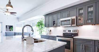 The Nash Lights Condo | Mins from Broadway