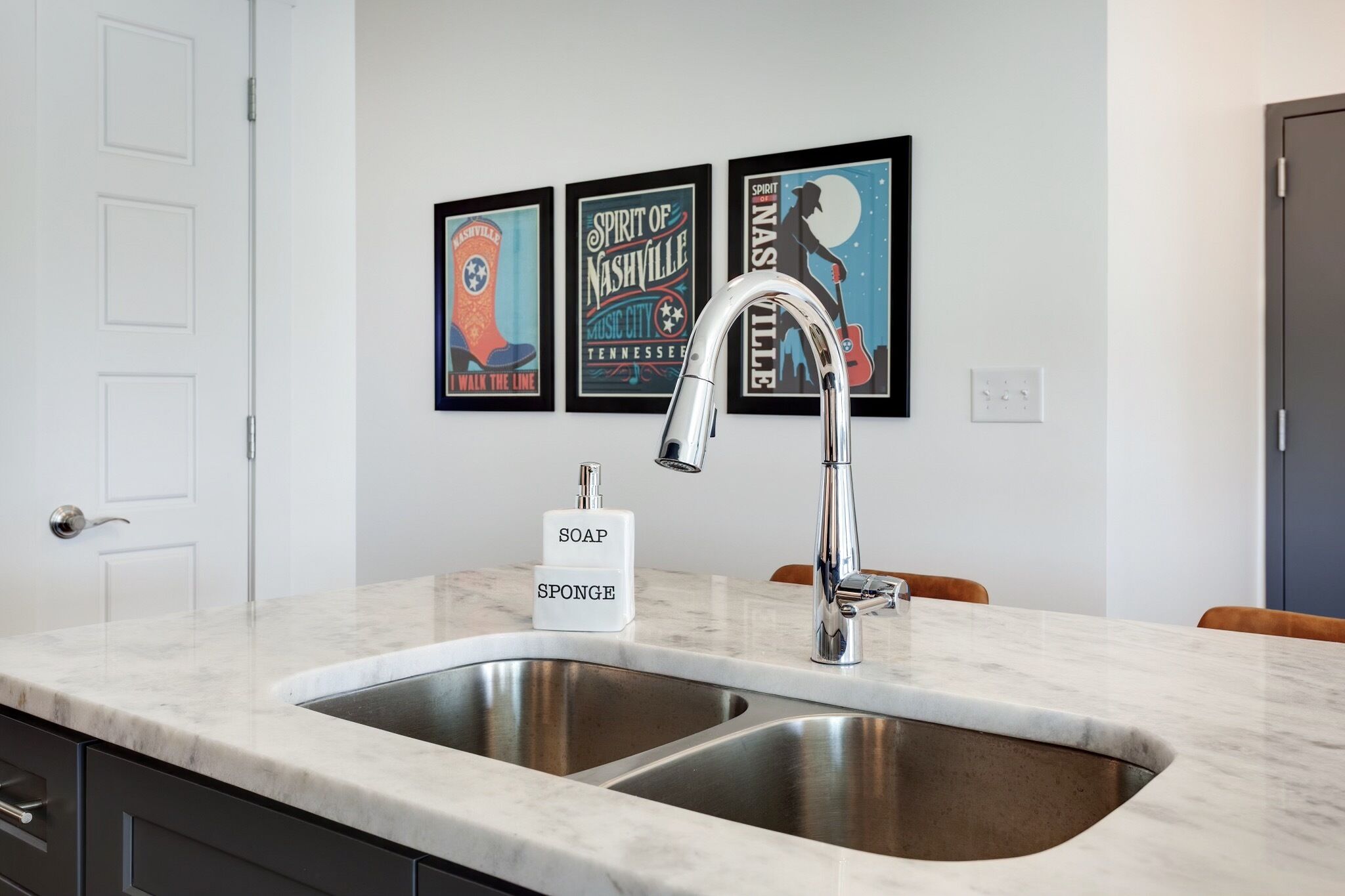 雪櫃、微波爐、焗爐、爐具