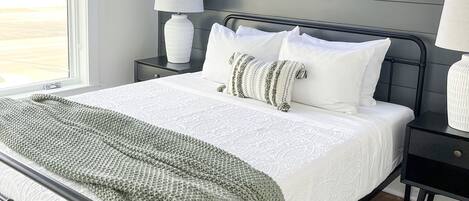 2 makuuhuonetta, silitysrauta/-lauta, ilmainen Wi-Fi, vuodevaatteet