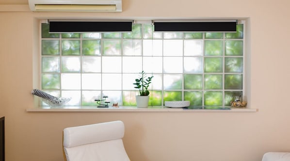 Apartment (One Bedroom Apartment with Terrace) | Living room | 25-inch TV with cable channels - Dream Apartment Solitudo (Dubrovnik)