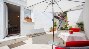 公寓 (One Bedroom Apartment with Terrace) | 外观