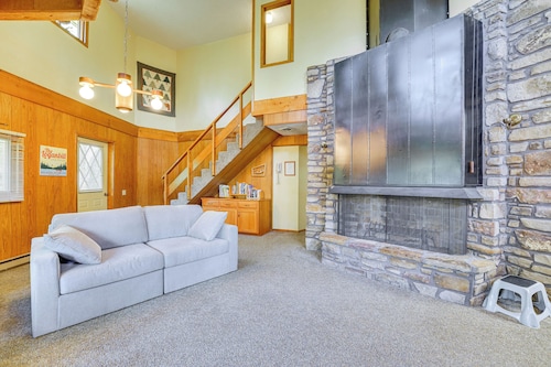 Rogers Cabin w/ Direct Access to Beaver Lake!