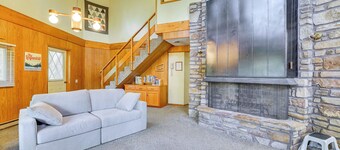 Rogers Cabin w/ Direct Access to Beaver Lake!