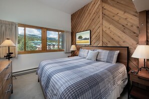 4 soverom, skrivebord, strykejern/-brett og wi-fi