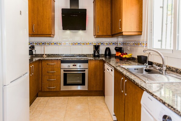 Frigorífic, microones, forn i rentaplats 