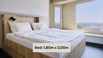 1 chambre, ameublement personnalisé, bureau