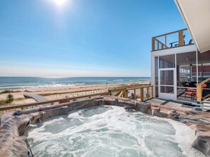 Terrace/patio - Front Row Center - Pet Friendly, Private Pool, Beach Front, Hot Tub! (St. George Island)