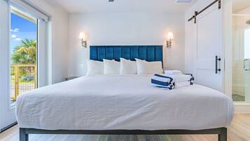 5 bedrooms, free WiFi, bed sheets