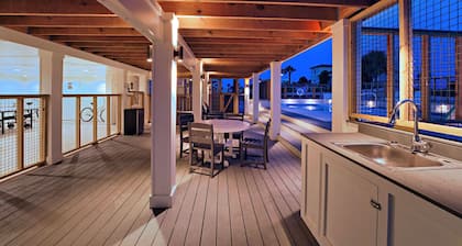 The Salty Pickle - Beach front access, Pickleball Court, Pool, Hot Tub!