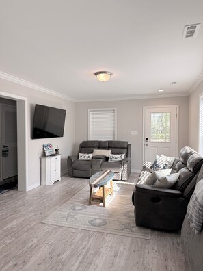 Smart TV - Navigation Blue - Beach Escape
3 bedroom 2 bath private home (Southport)