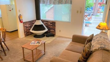 Televisie en een open haard