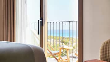 Suite junior, vistas al mar (Deluxe) | Minibar, caja fuerte, sistema de insonorización y wifi gratis