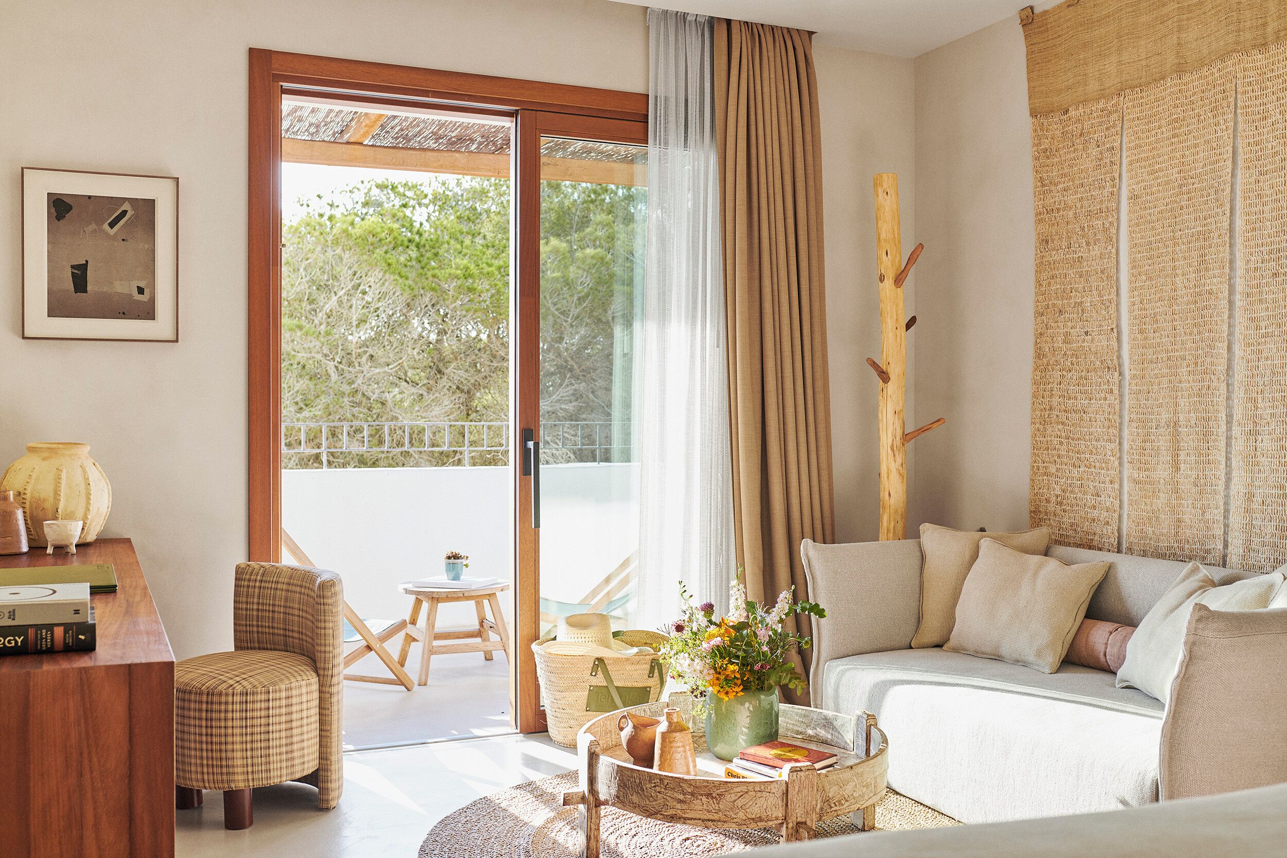 Minibar, soundproofing, free WiFi, bed sheets