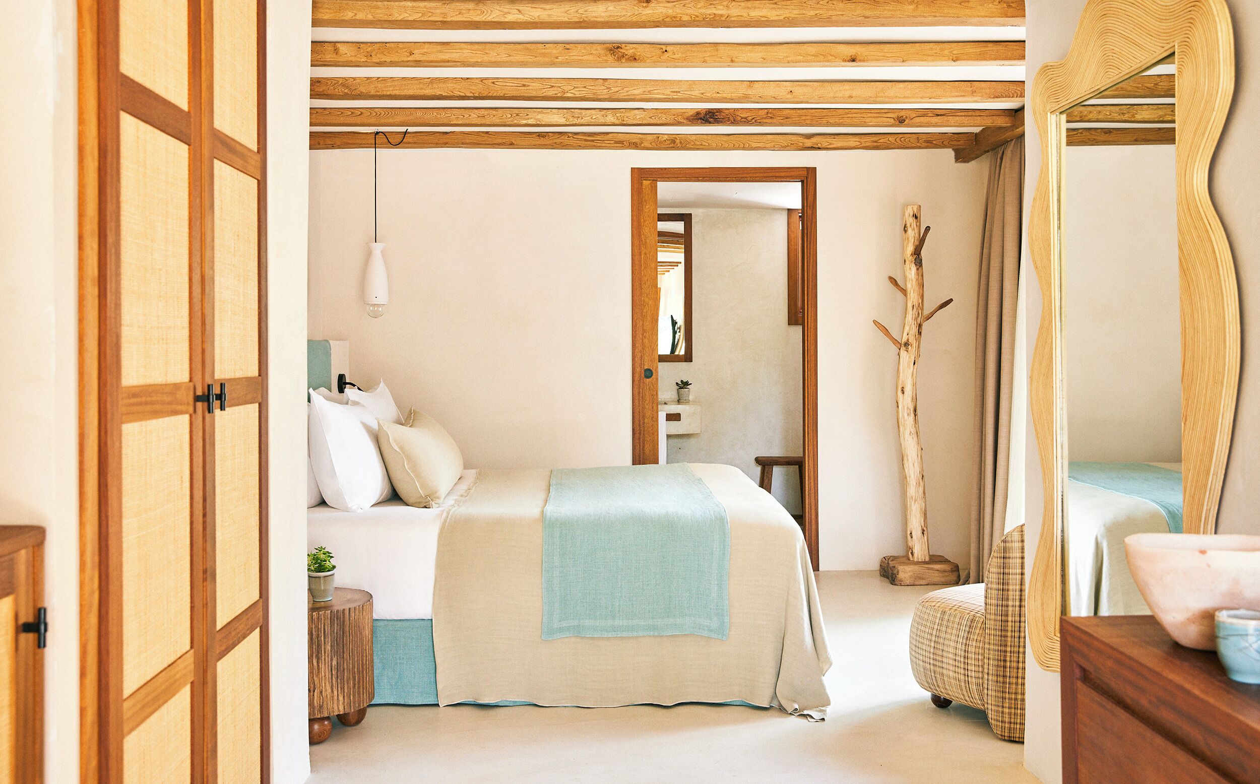 Junior suite | Een minibar, een kluis op de kamer, geluiddichte muren, gratis wifi
