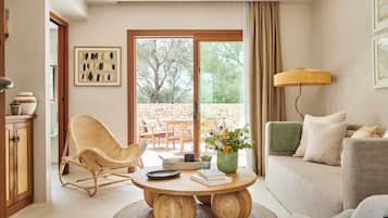 Suite (Garden) | Minibar, soundproofing, free WiFi, bed sheets