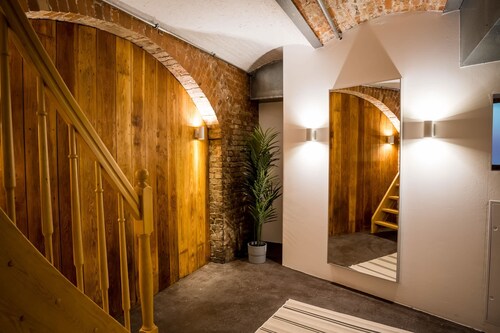 Großzügige Wohnung in Berlin Mitte für 6 Gäste
