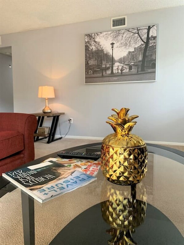 Interior - ✿ Simple, Cozy & Comfy Condo-Pineapple Express ✿ (Pasadena)