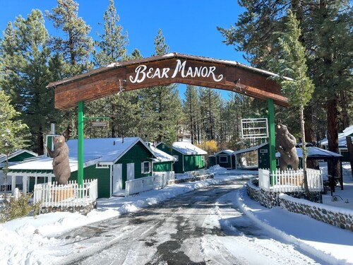 Quaint 2Bd Suite w/ Hot Tub - Bear Manor #15