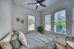 4 bedrooms, free WiFi, bed sheets