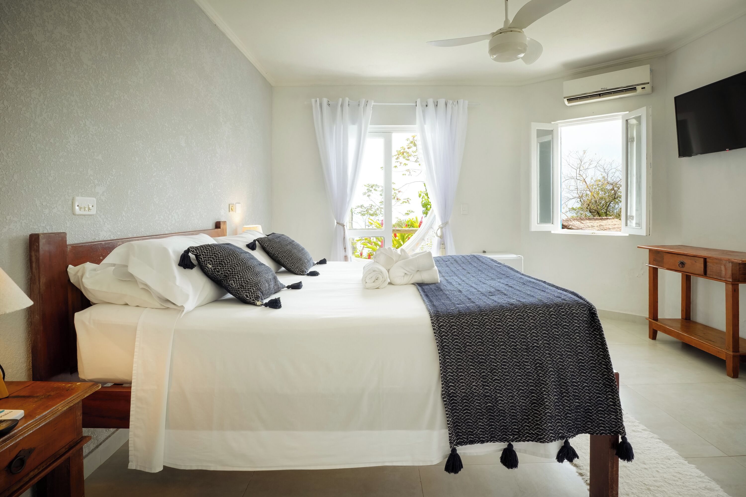 Luxury Room | Minibar, free WiFi