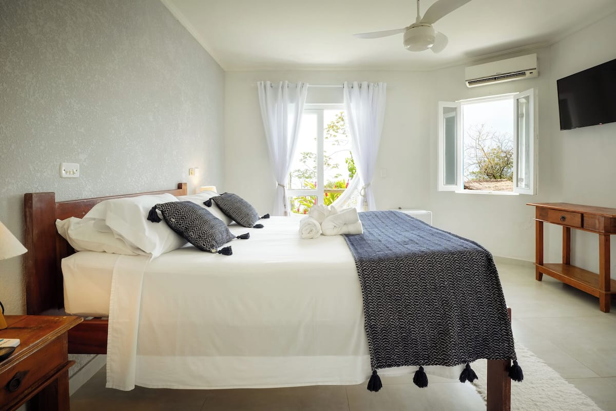 Luxury Room | Minibar, free WiFi