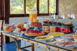 Tägliches inbegriffenes Frühstücksbuffet