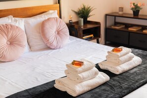5 Schlafzimmer, Bügeleisen/Bügelbrett, Reisekinderbett, kostenloses WLAN