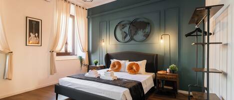 4 bedrooms, iron/ironing board, travel crib, free WiFi