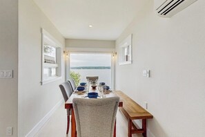 Dining - Remodeled waterfront beauty with fast Wifi, sweeping views & beach access (Camano Island)