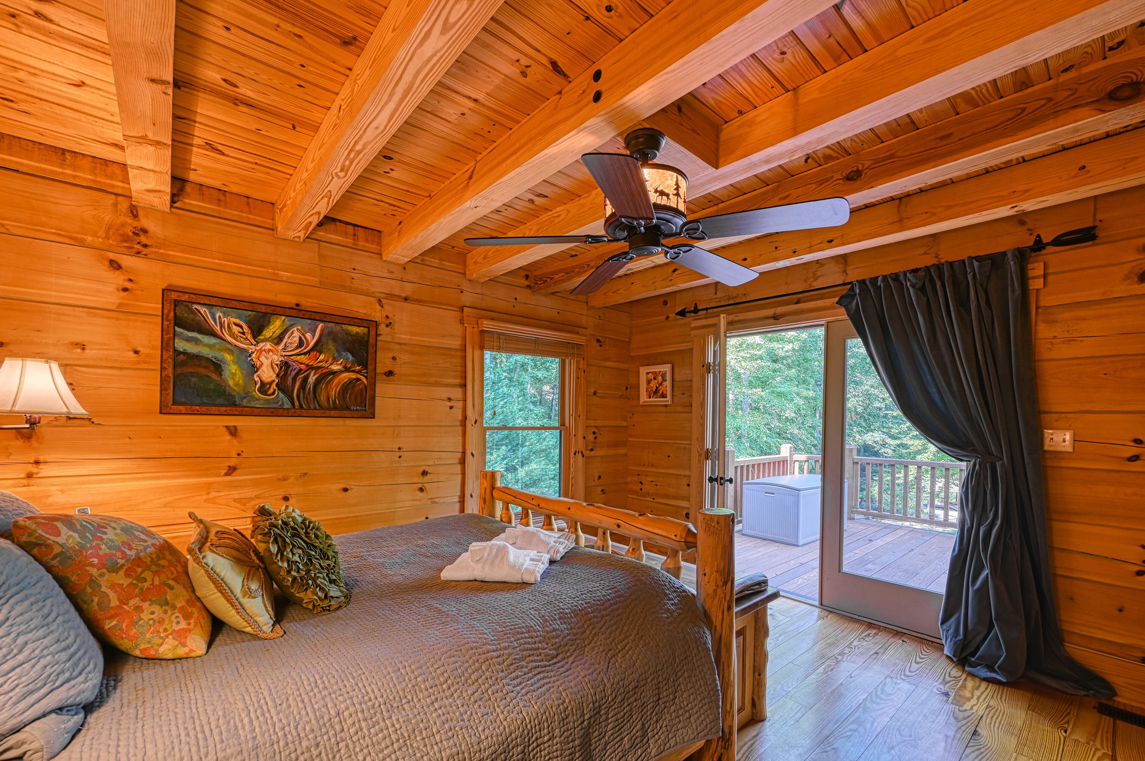 4 間睡房、可攜式嬰兒床、上網、床單