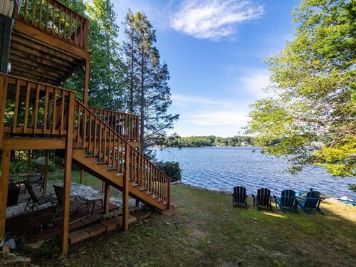 Leicester Lake Front Home, Come Relax!